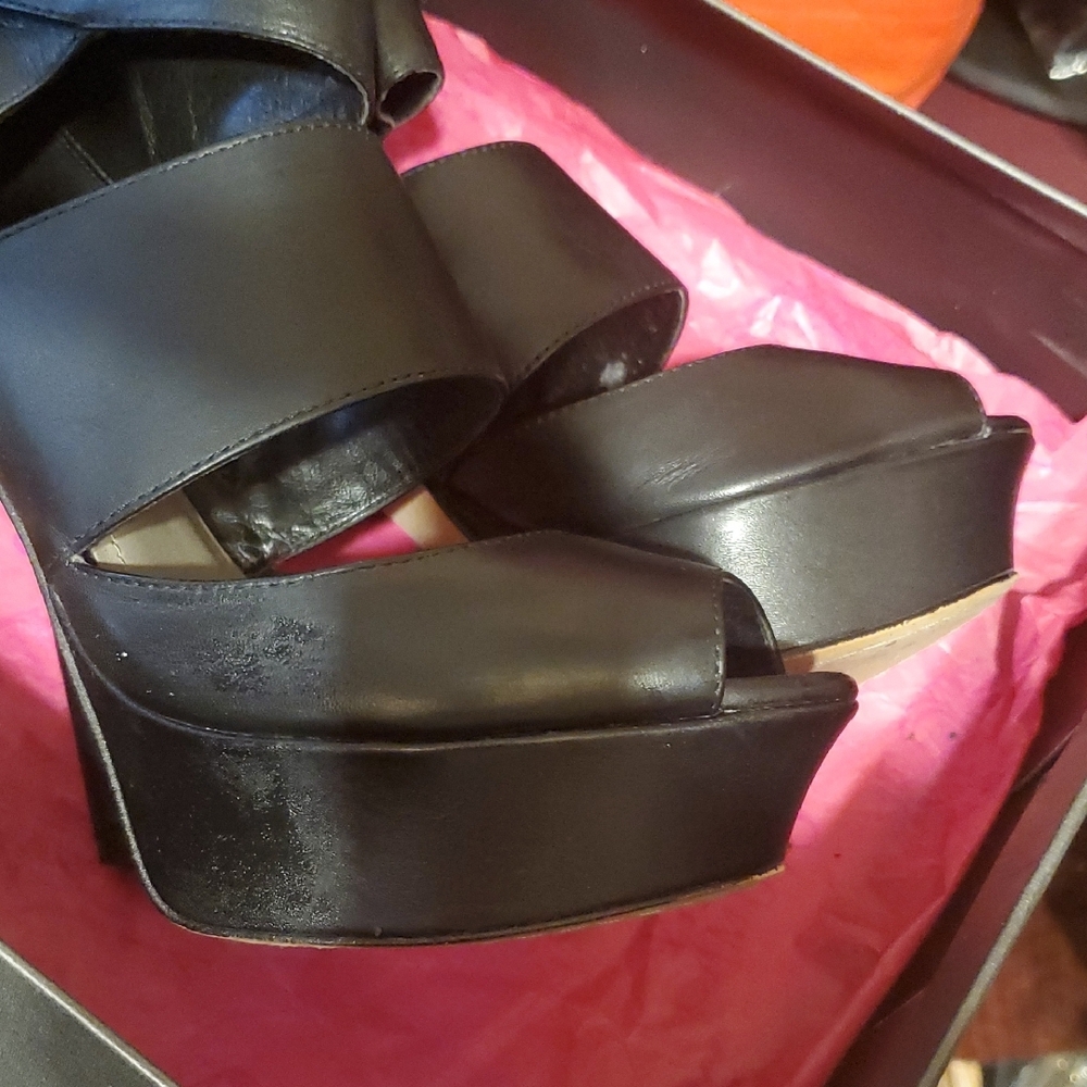 Vince Camuto Black Platform Heels with Strappy Design - Picture 8 of 14